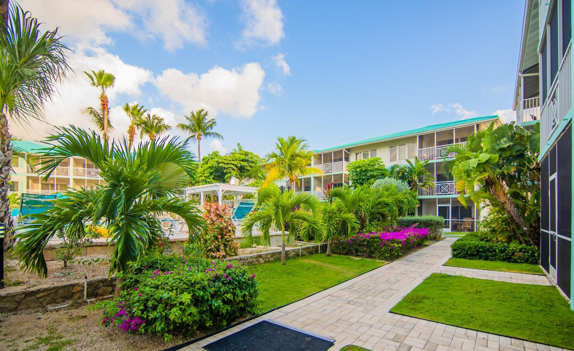 Aparthotel Seven Mile 3*