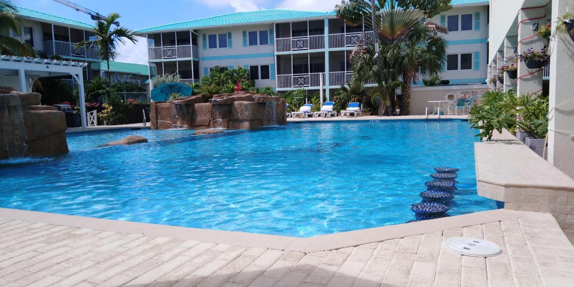 Seven Mile Aparthotel