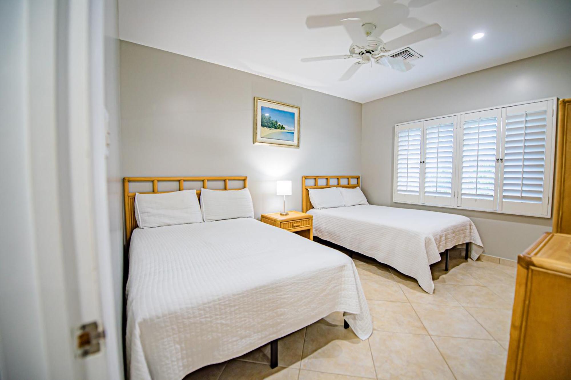 Aparthotel Seven Mile George Town