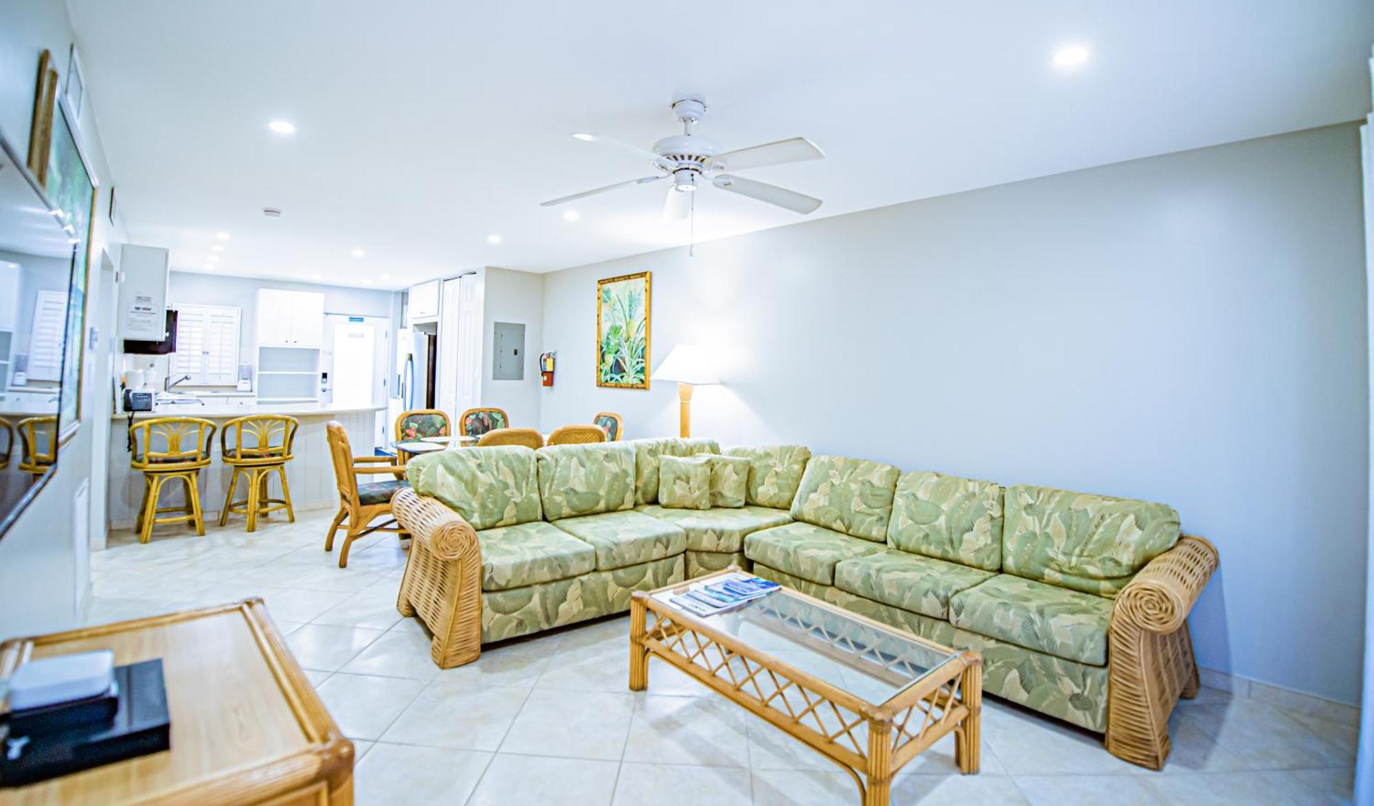 Seven Mile Aparthotel