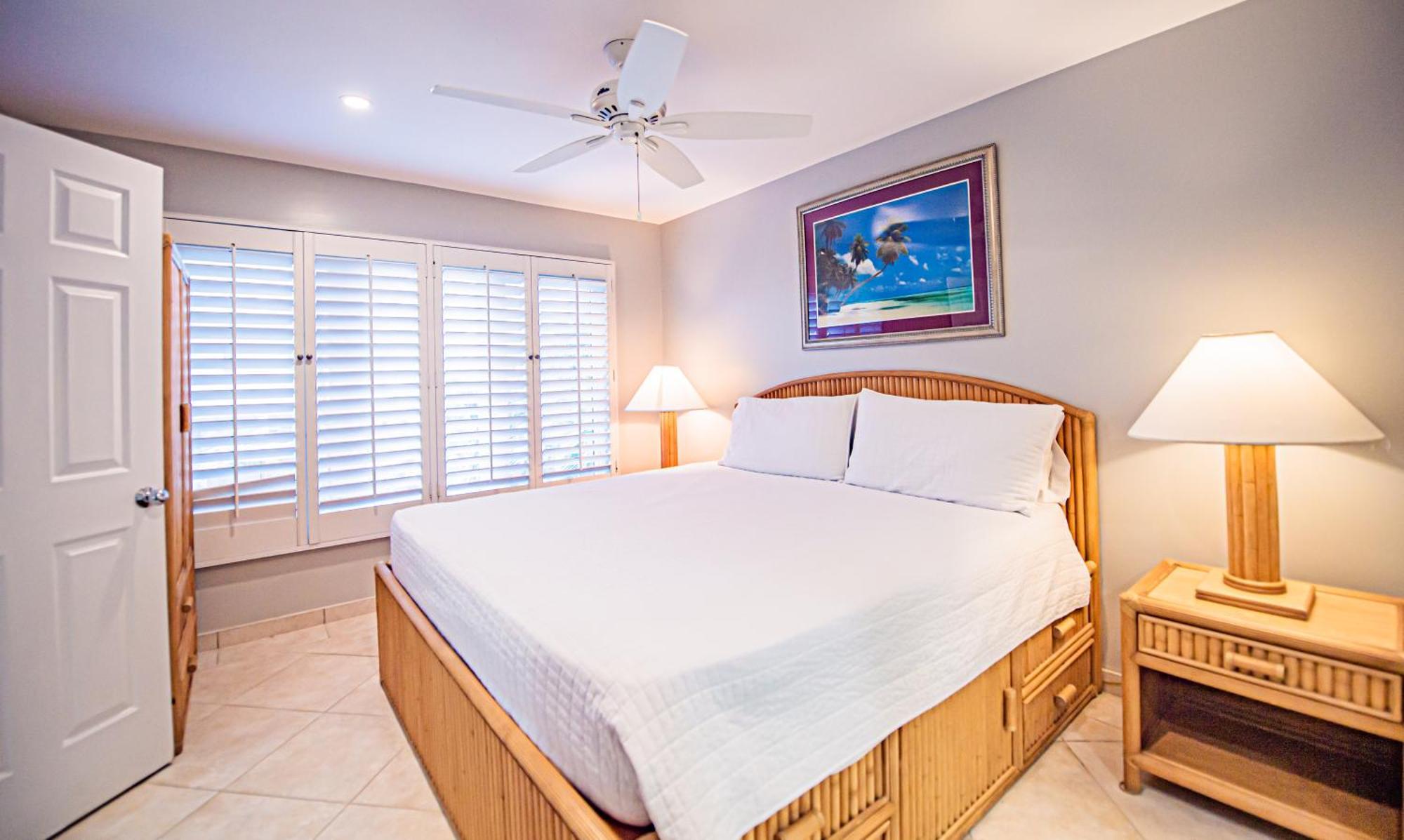 Aparthotel Seven Mile 3*