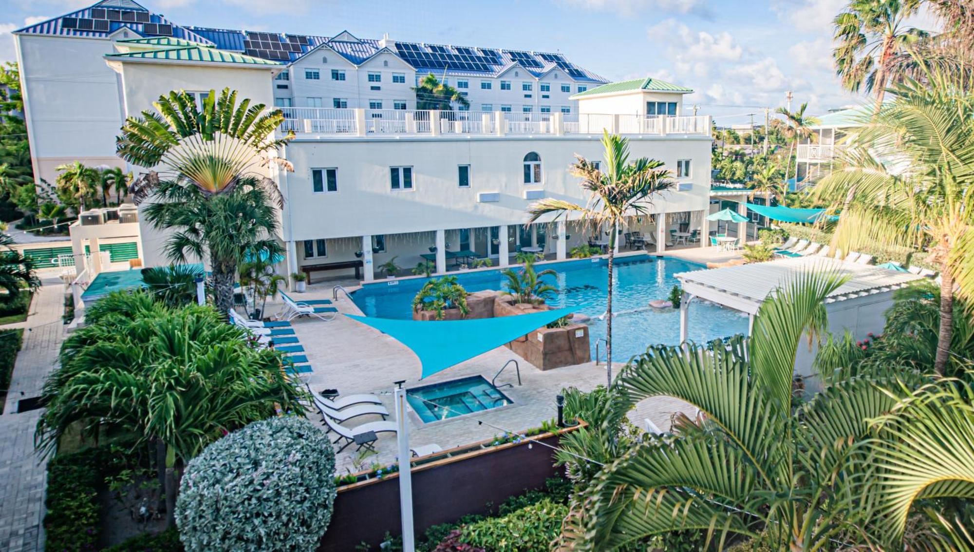 Seven Mile Aparthotel
